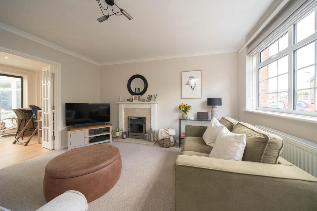 Sevenoaks Close, Macclesfield, SK10 3BE photo 4
