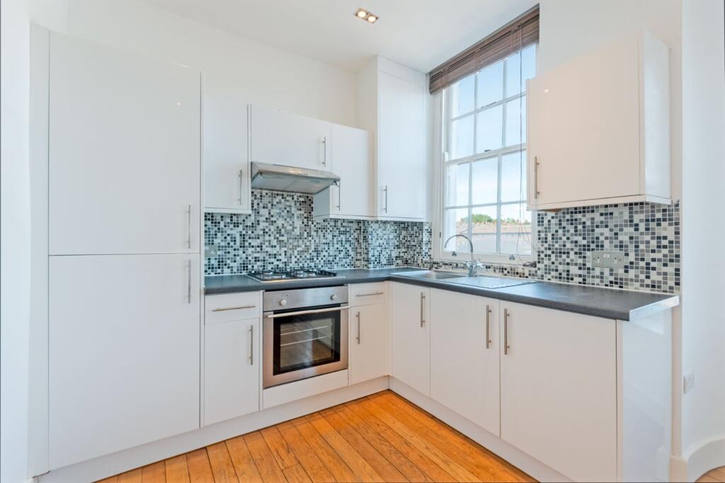 Apartment in London - View 4