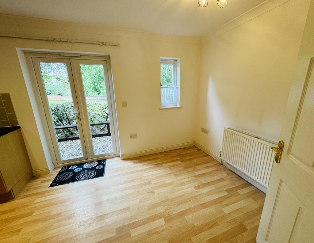 House in Taunton - View 5