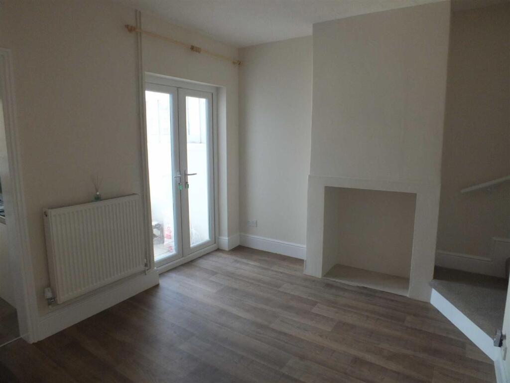 Gloucester Road, Trowbridge - View 5