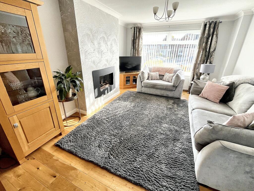 Felton Close, Bury, BL9 photo 4