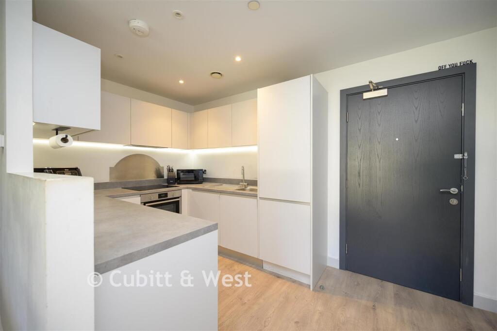 Apartment in Croydon - View 4