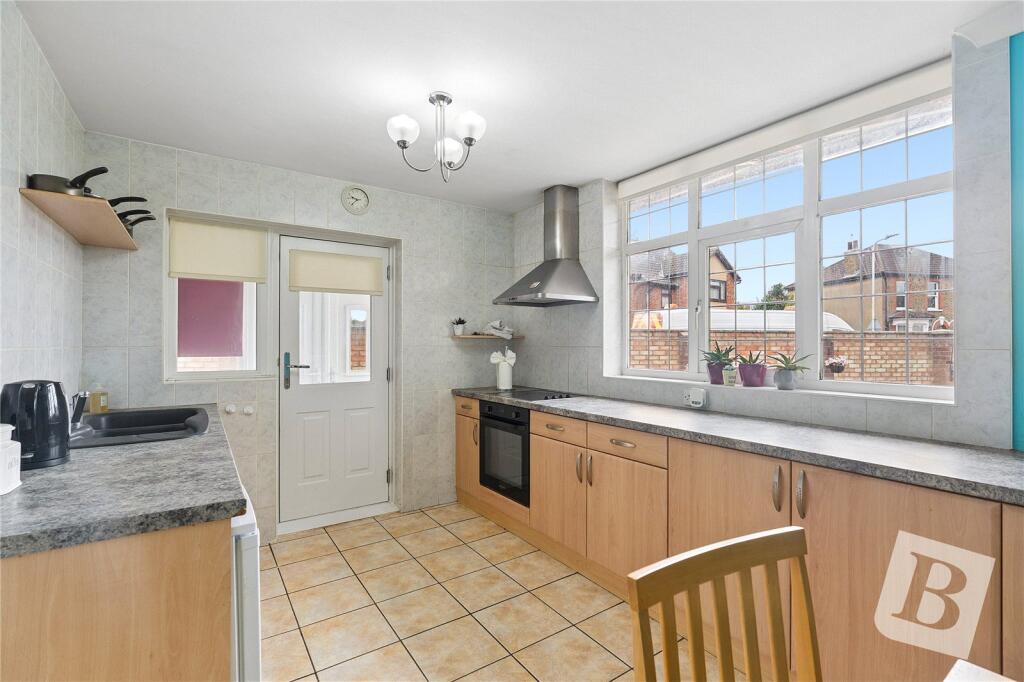 House in London, Collier Row - View 3