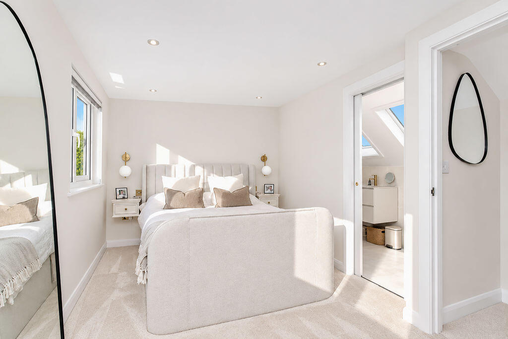 House in Dacorum, Hertfordshire - More