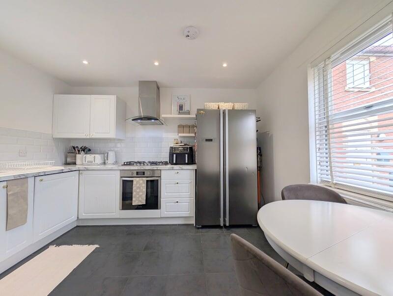 Routh Court, Feltham, TW14 photo 3