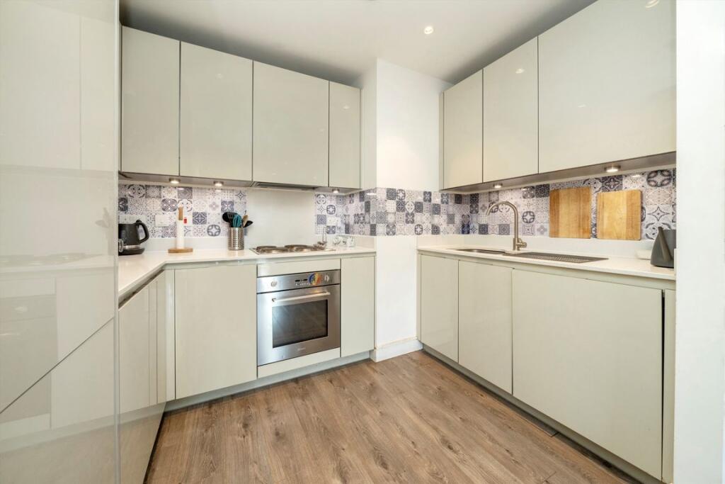 Apartment in London - View 3