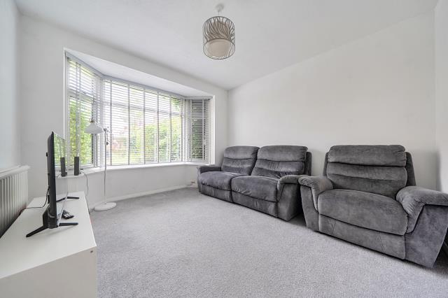 House in Reading, Dee Park - View 2