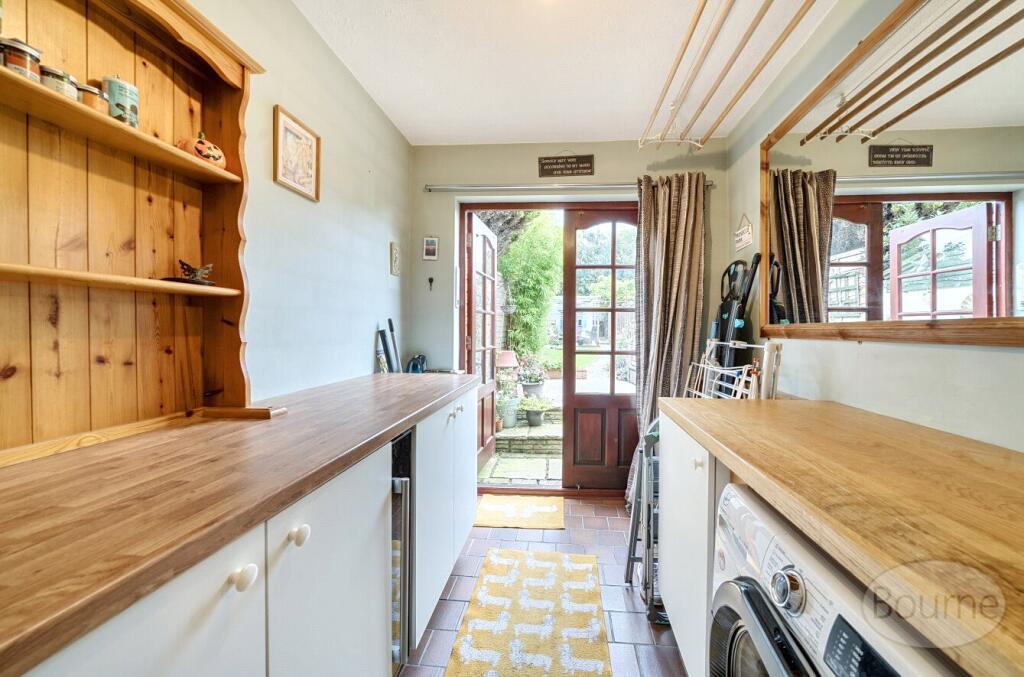 House in Guildford, Elm Hill, Normandy - View 5