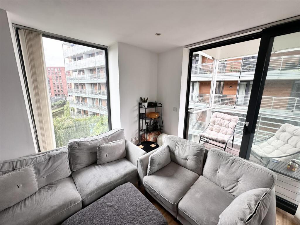 Apartment in Manchester, Hulme - View 4