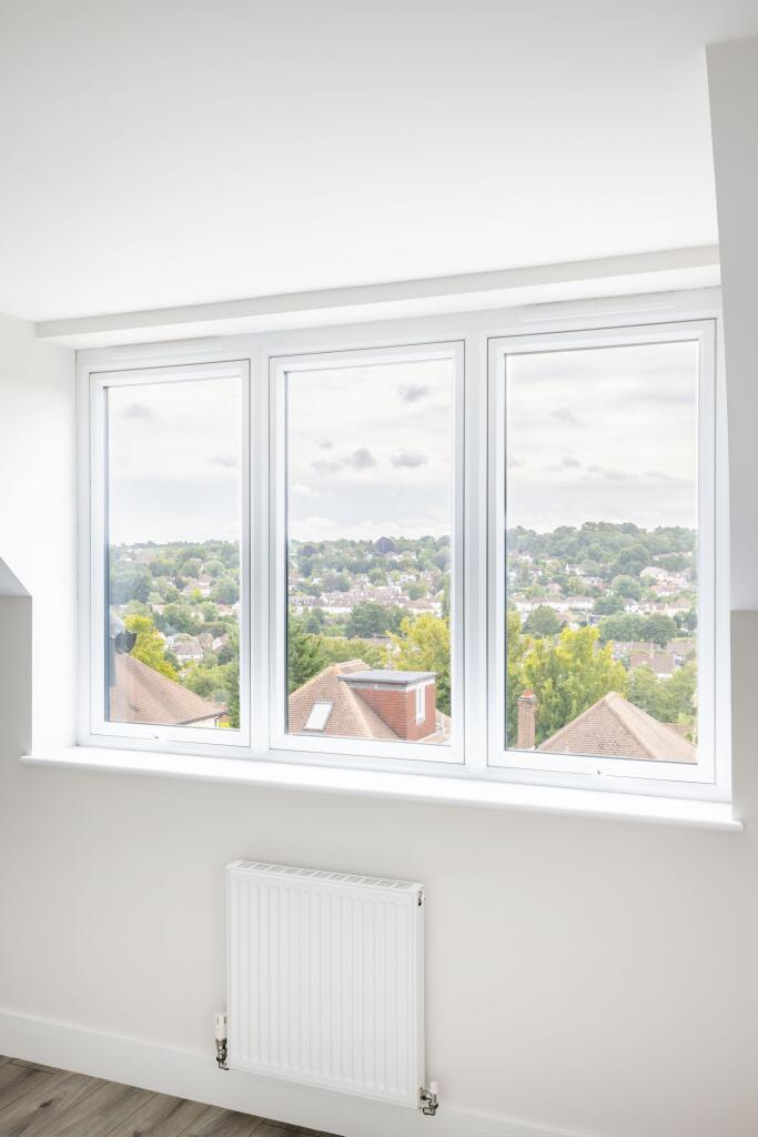 Apartment in Coulsdon, Purley - View 2