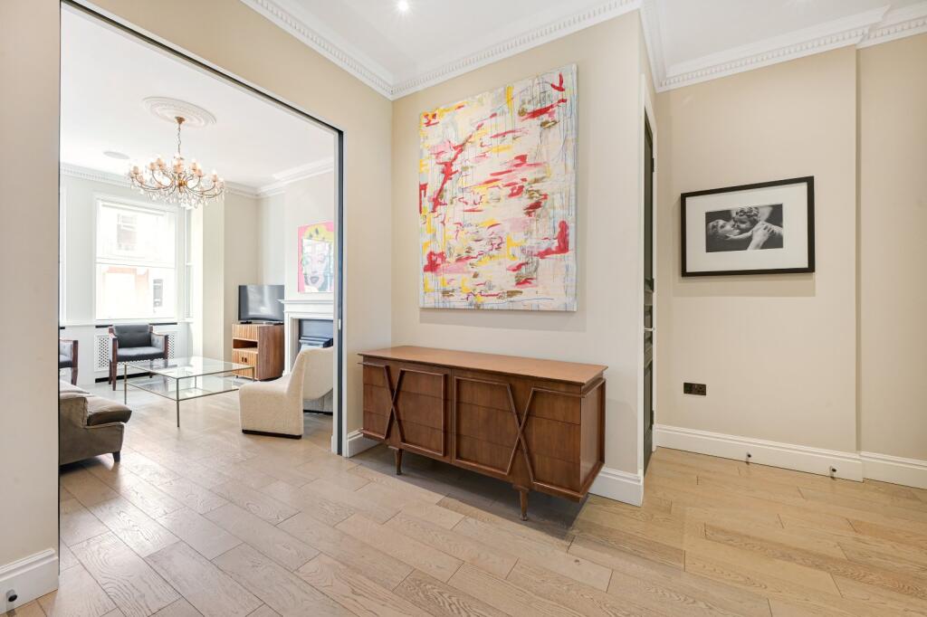 Apartment in London, Chelsea - View 3