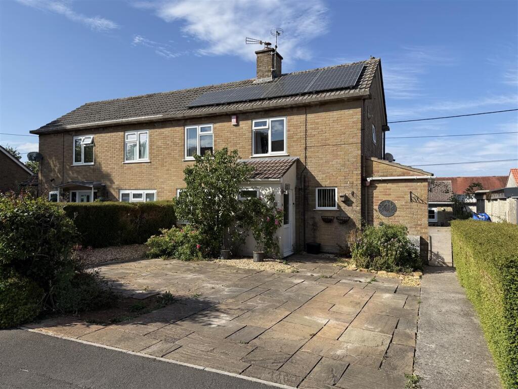 Main image of property: Middlemead, Stratton-On-The-Fosse