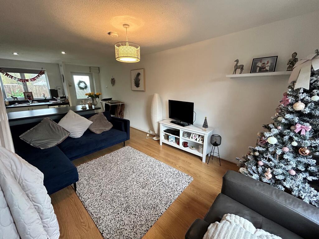 House in Cardiff, Trowbridge - View 3