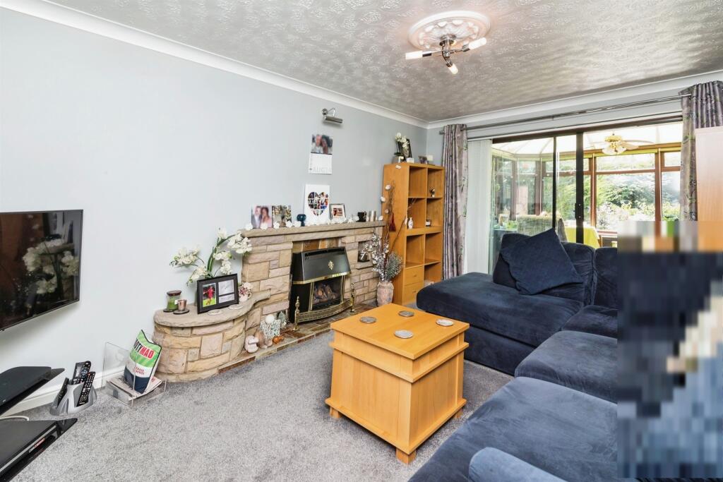 Seavert Close, Carlton Colville, Lowestoft photo 3