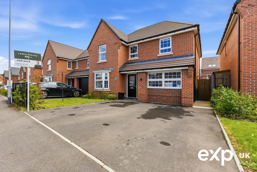 4-bed detached on Lidgett Lane, Edwinstowe, NG21 9TA, £375,000