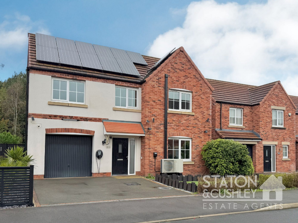 4-bed detached on Kingfisher Way, Ollerton, NG22, £325,000
