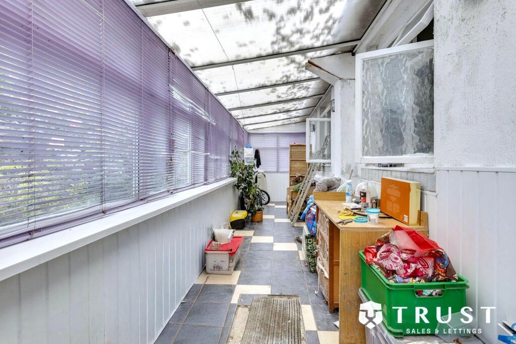House in Kirklees, Northorpe, Mirfield - View 6