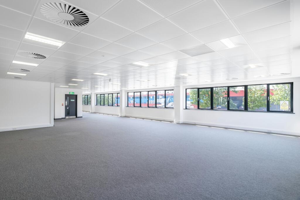 Units B Laporte Way - Luton-2.jpg