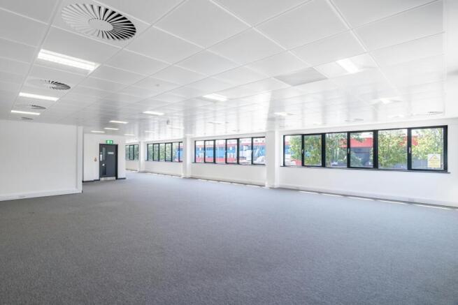 Units B Laporte Way - Luton-2.jpg