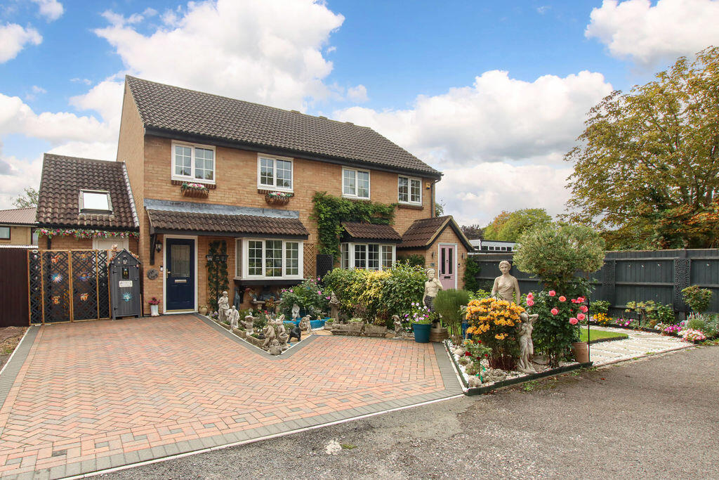 Main image of property: Gwynne Close, Tring