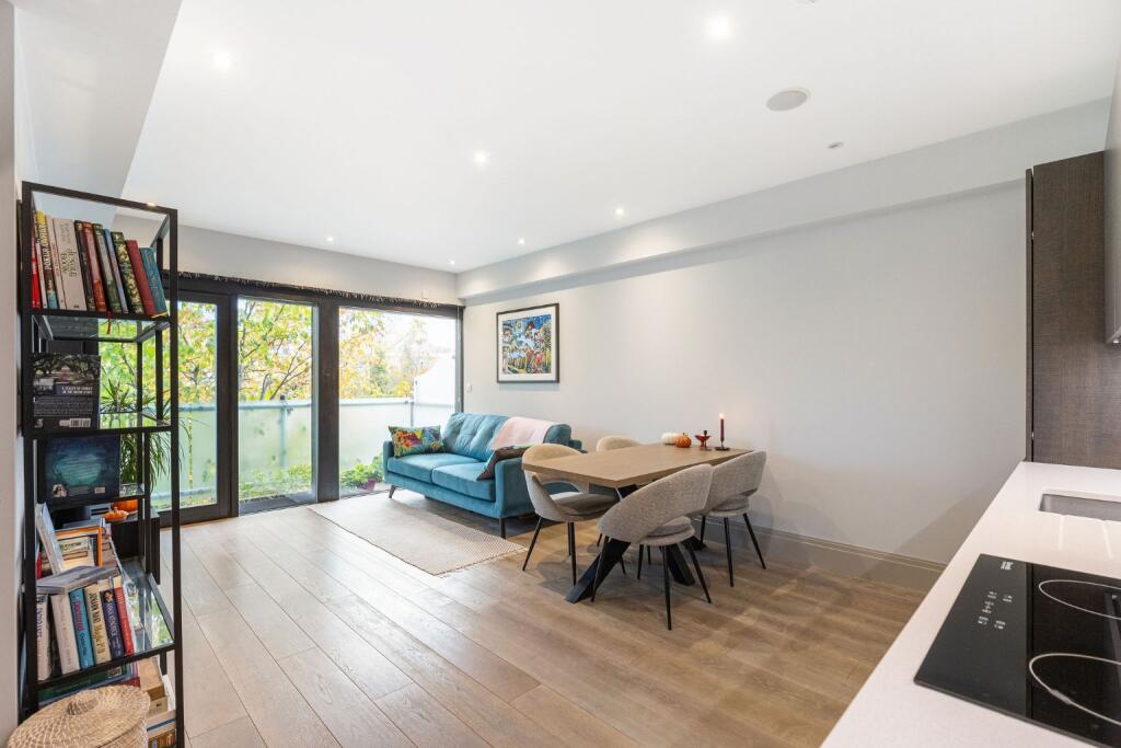 Main image of property: Richmond, TW9