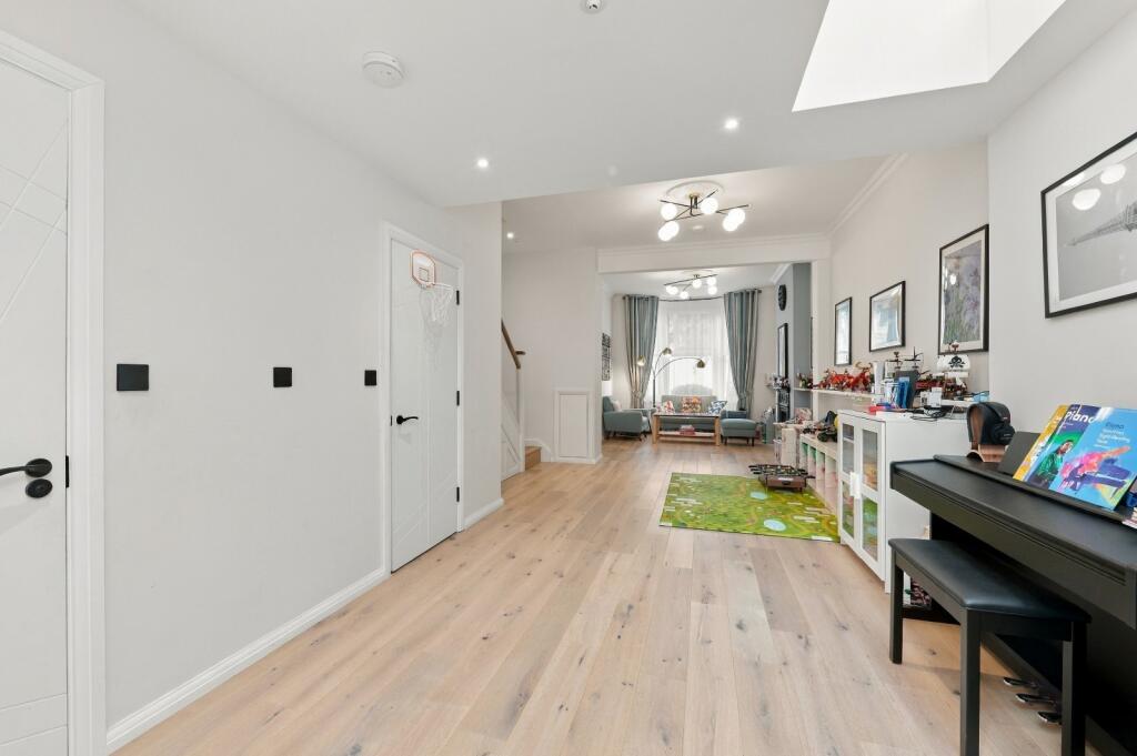House in London - View 4