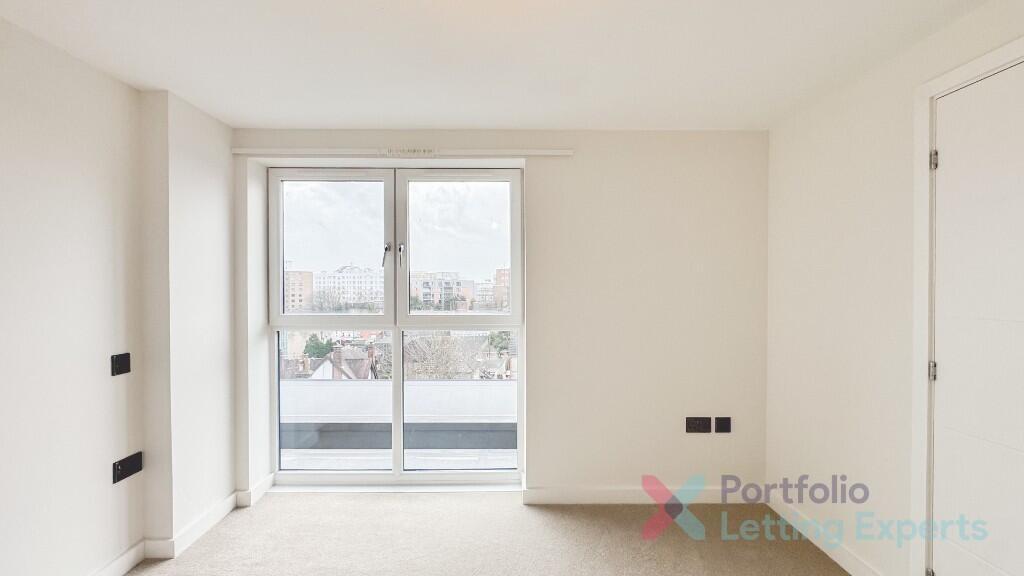 Additional image 6 of Luxury 3 Bed Penthouse | Brand New Building | Parking, Balcony & High-Spec Finishes - The Avebury