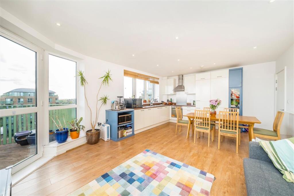 Apartment in London - View 5