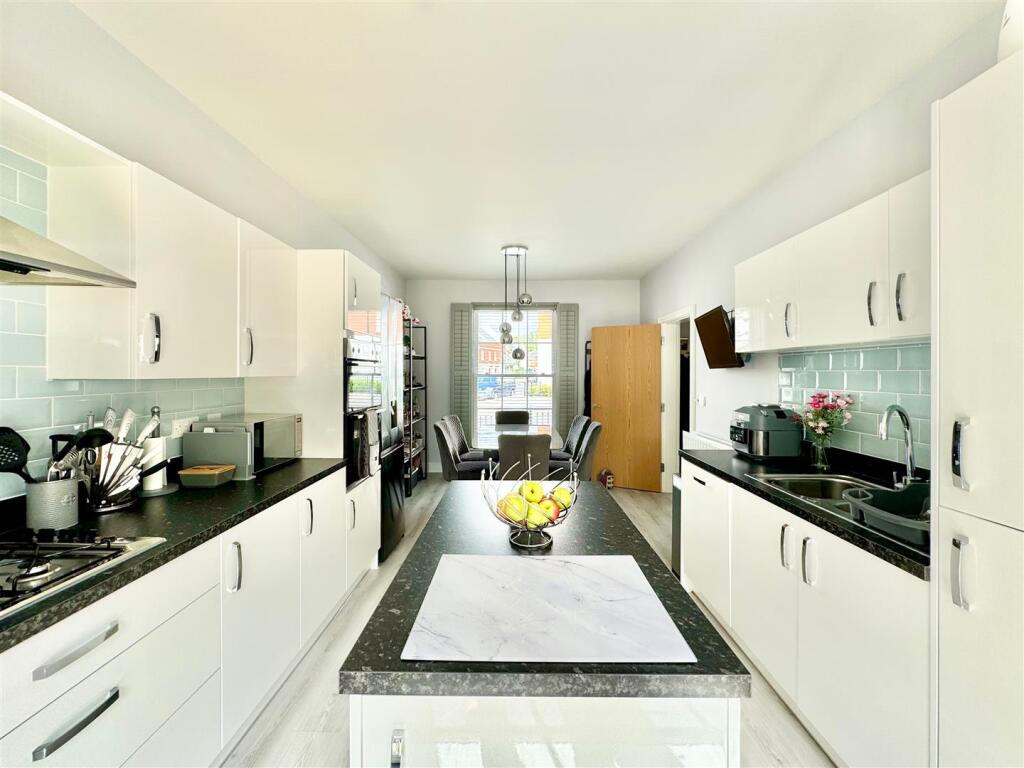 House in South Hams, Brixton - More