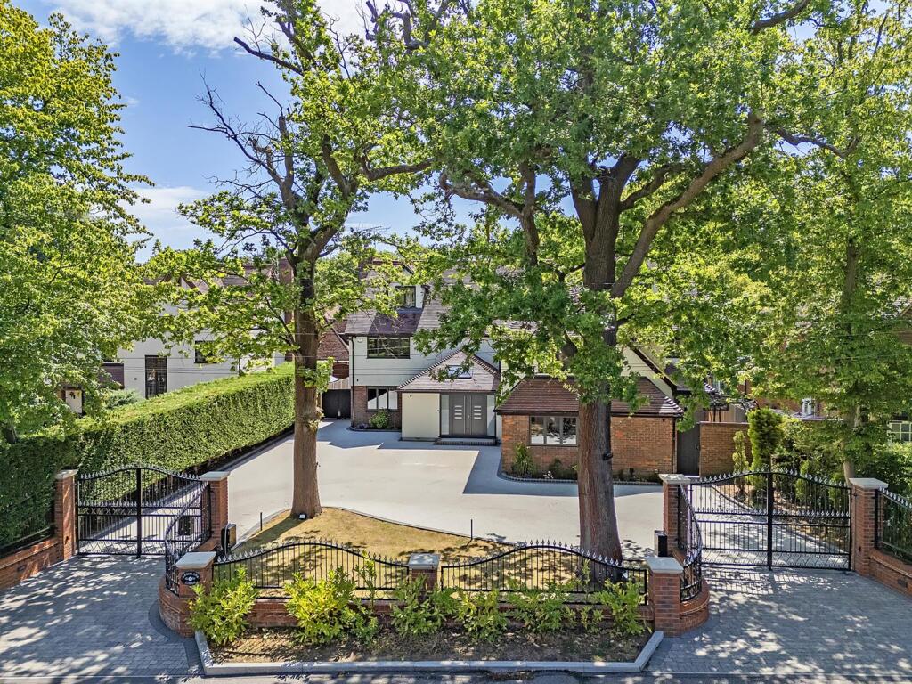 Main image of property: Brockley Grove, Hutton, Brentwood