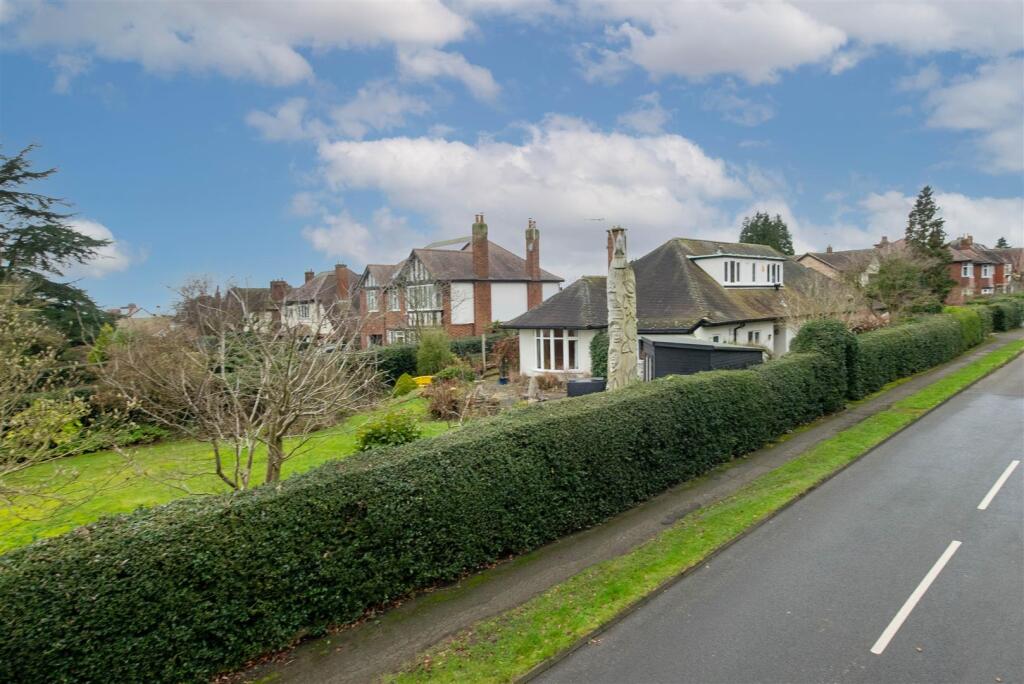 Main image of property: DECEPTIVELY SPACIOUS | Shelford Road, Radcliffe-On-Trent, Nottingham