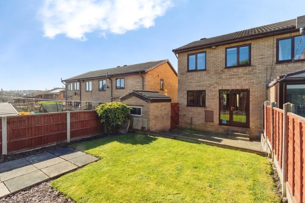 Main image of property: Highfield Rise, Wakefield, West Yorkshire, WF2