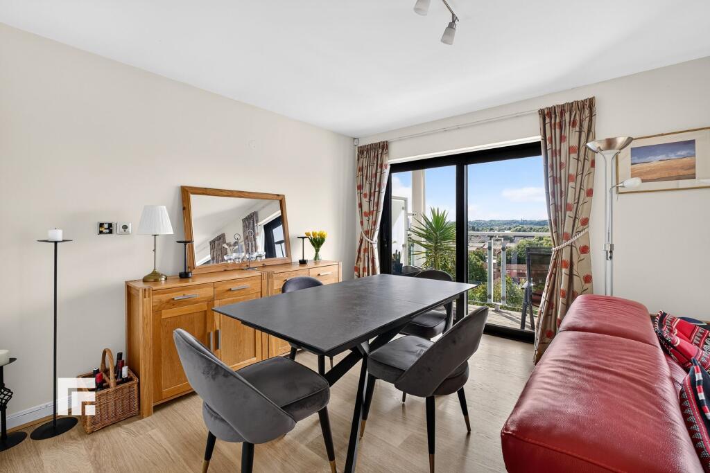 Porto House, Penstone Court, Century Wharf, Cardiff photo 5