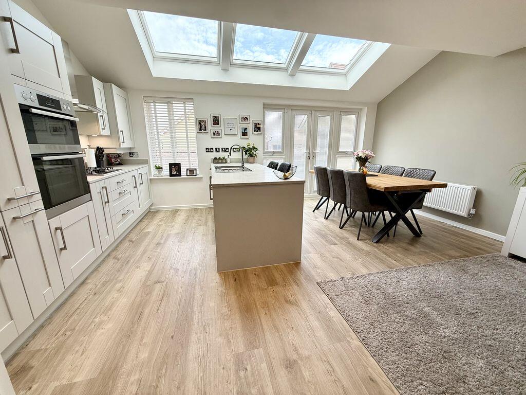 House in Luton - View 4