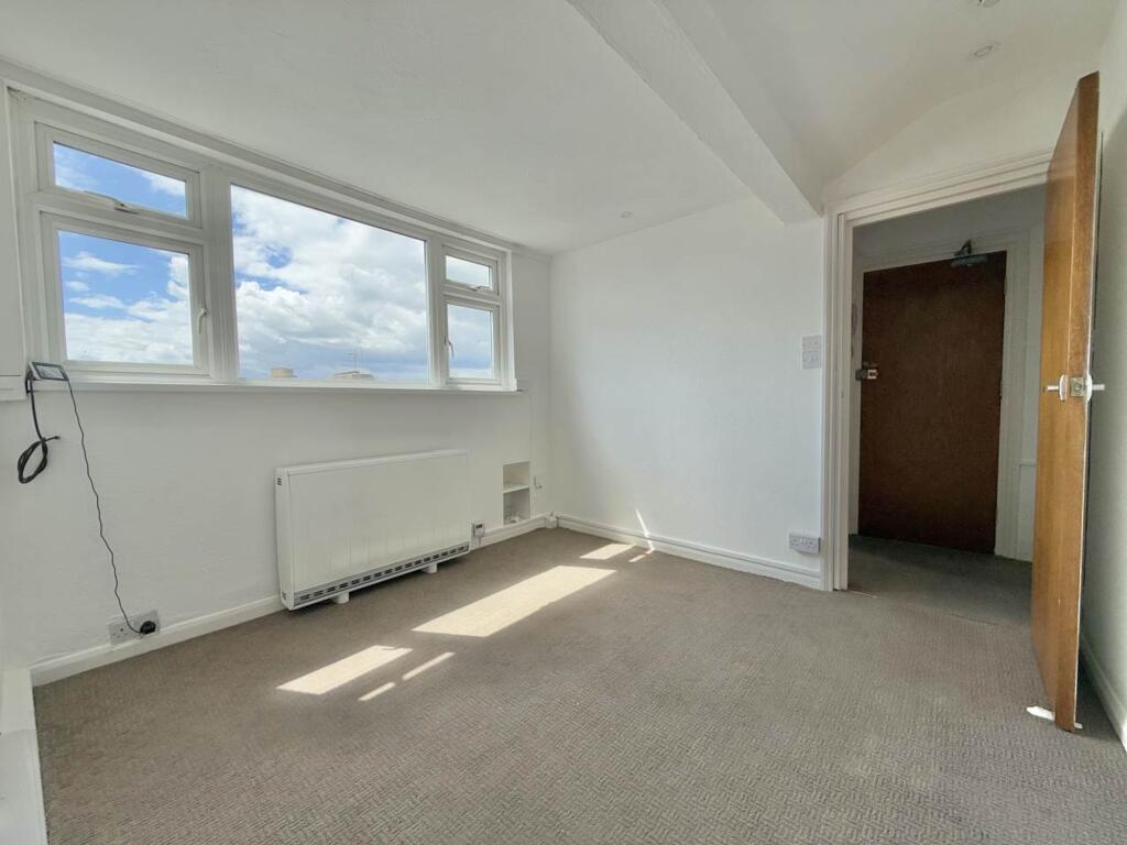 Apartment in Tonbridge - View 5
