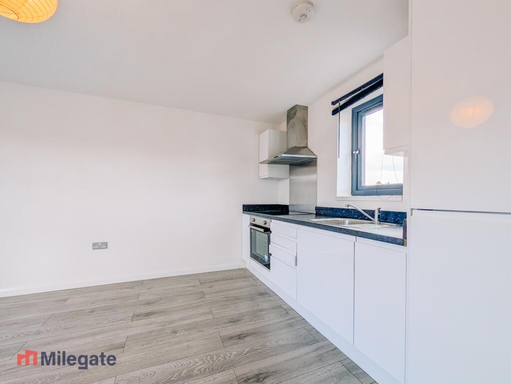 Apartment in Hemel Hempstead - View 4