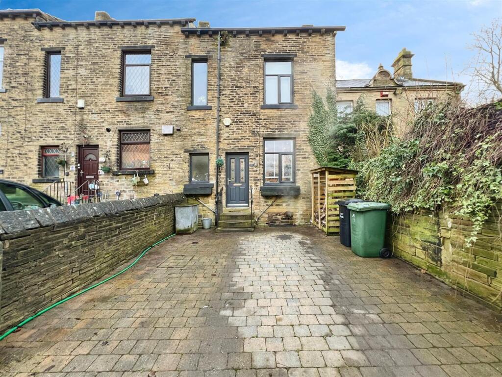 Main image of property: Rhodes Terrace, Bradford, BD2 4LA