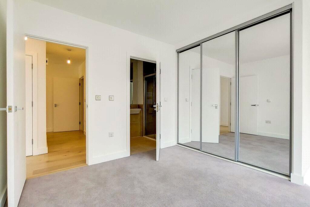 Apartment in London - View 5
