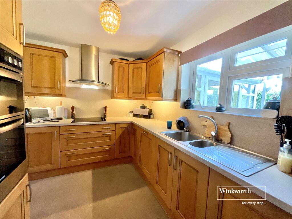 Druitt Road, Christchurch, Dorset, BH23 photo 3