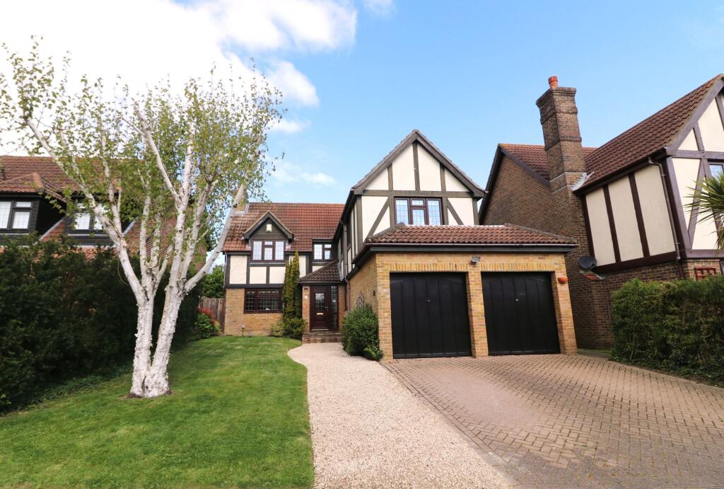 5-bed detached on Elliot Rise, Hedge End, SO30, £750,000