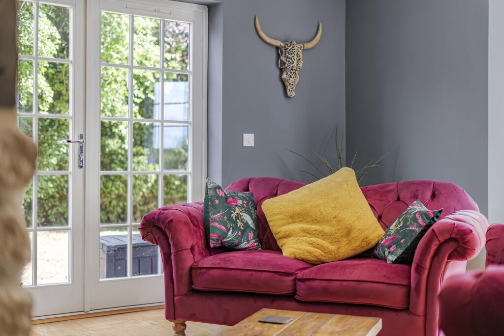 House in Hemel Hempstead - More