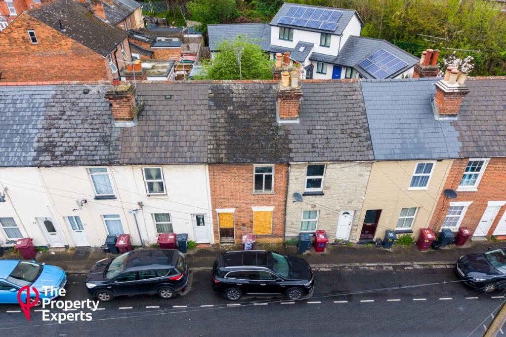 Main image of property: 18 Little Street, Reading, Berkshire, RG1 7PB