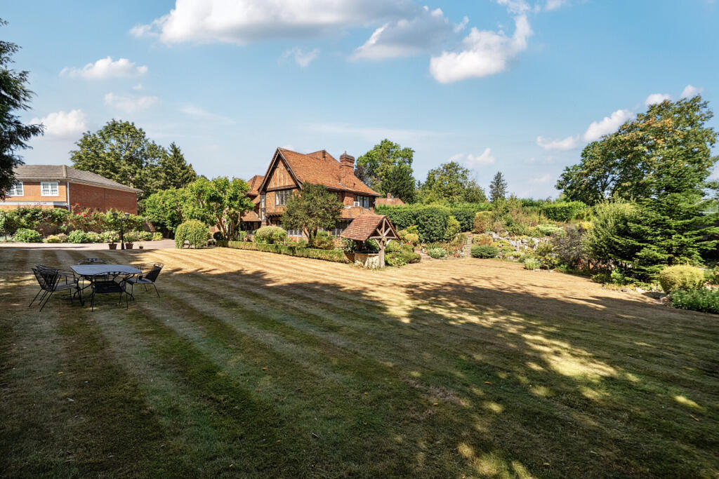 House in Slough - View 5
