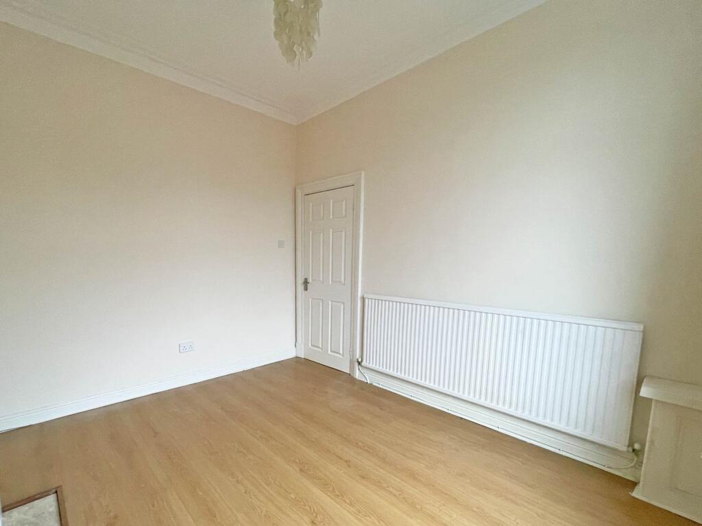 House in Oldham, Greater Manchester - View 3