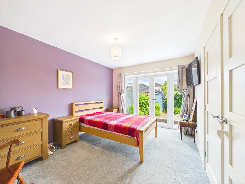 Zermatt Close, Worcester, Worcestershire, WR3 photo 4