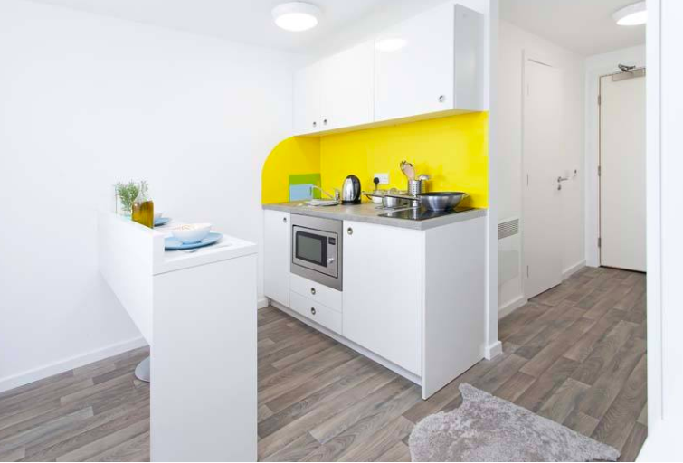 Apartment in Newcastle upon Tyne - View 3