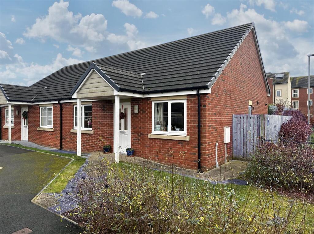 2-bed semi-detached on Acacia Drive, Sowerby, Thirsk, £249,950