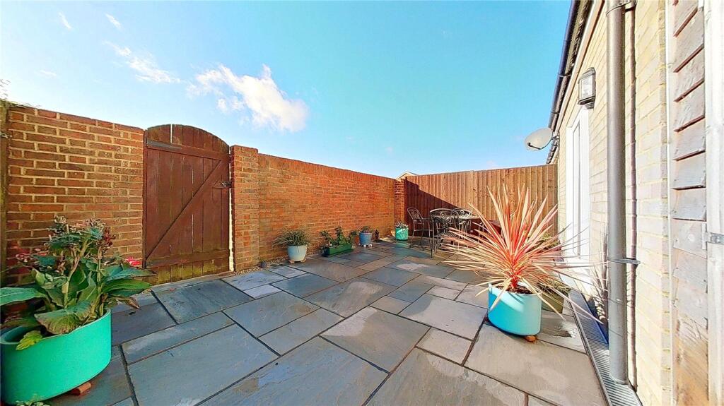 Avon Close, Sompting, West Sussex, BN15 photo 4