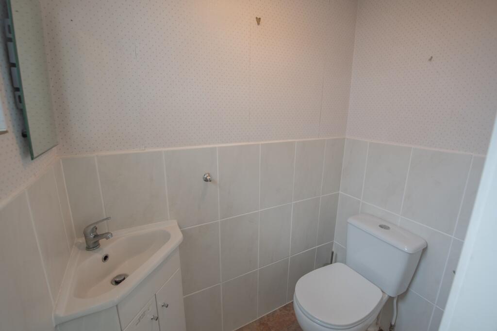 House in Bradford, Silsden - More