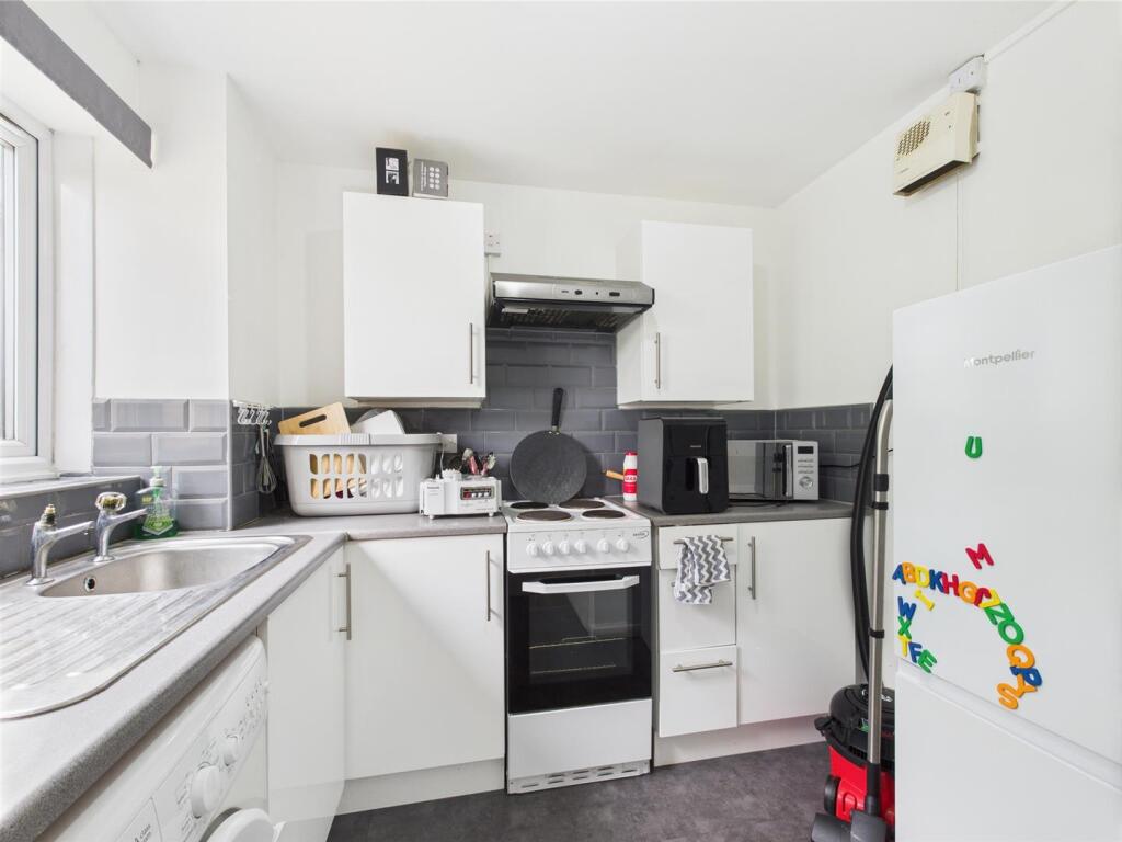 Apartment in London - More